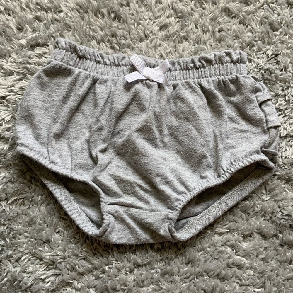 Baby bloomers. Size 6 - 9 months. Ruffles on the butt.